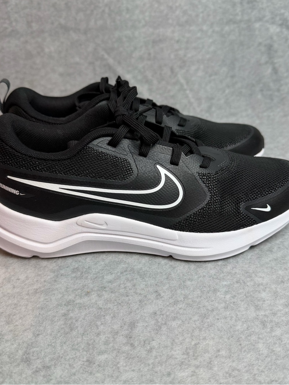 Nike Men’s Black and White Athletic Running Shoes